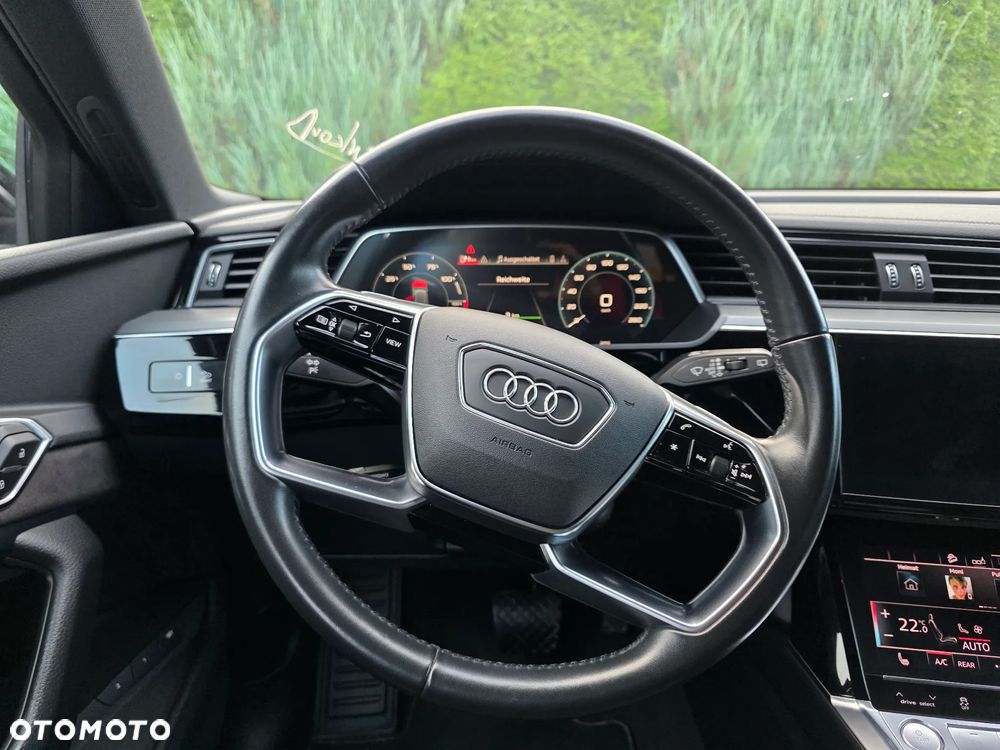 Audi e-tron 55 quattro - 14