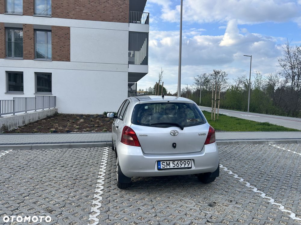Toyota Yaris 1.3 Luna - 4