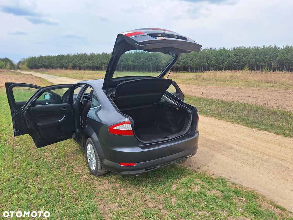 Ford Mondeo 2.0 TDCi Ghia - 10