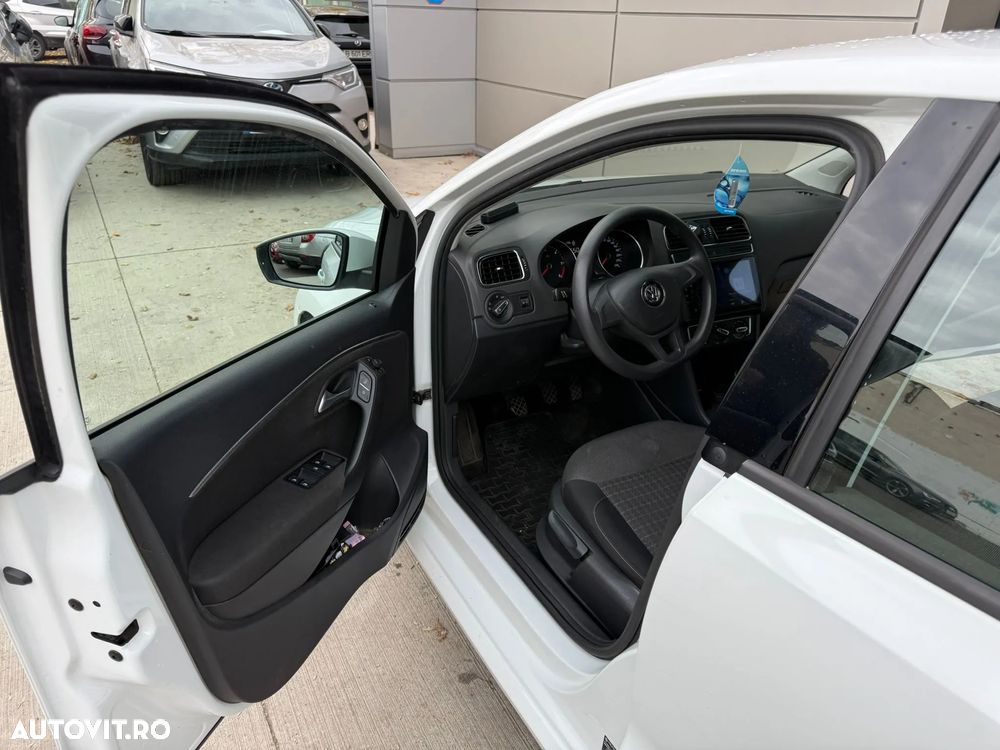 Volkswagen Polo 1.4 TDI CR Comfortline - 14