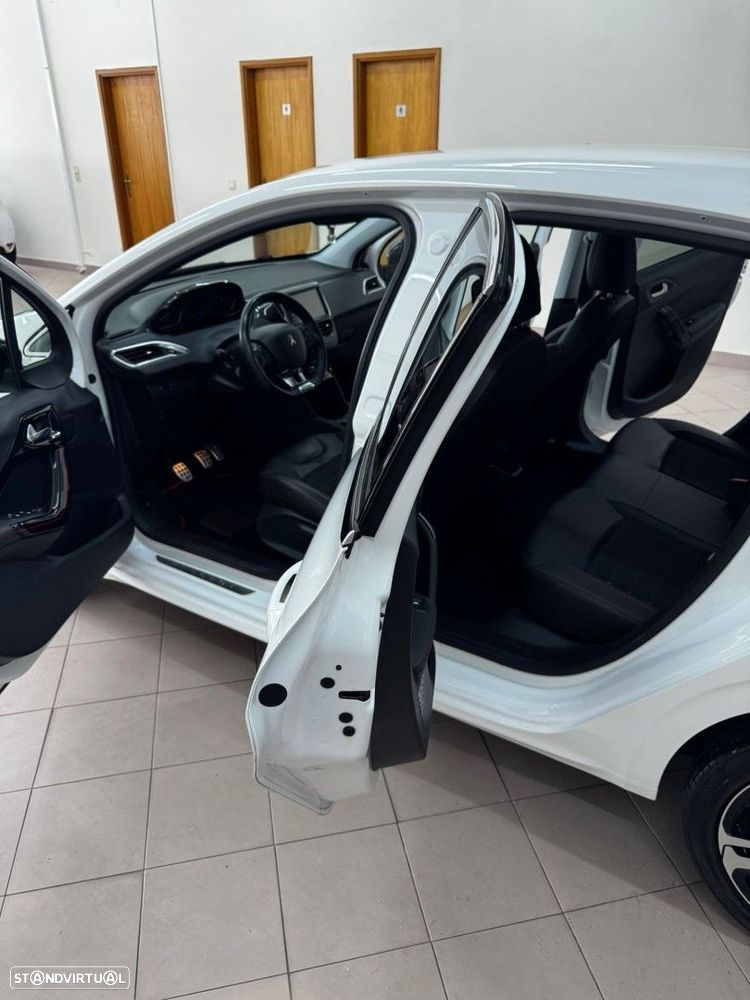 Peugeot 208 1.2 PureTech GT Line - 14