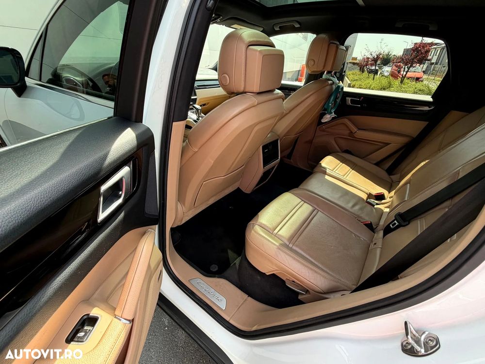 Porsche Cayenne - 11