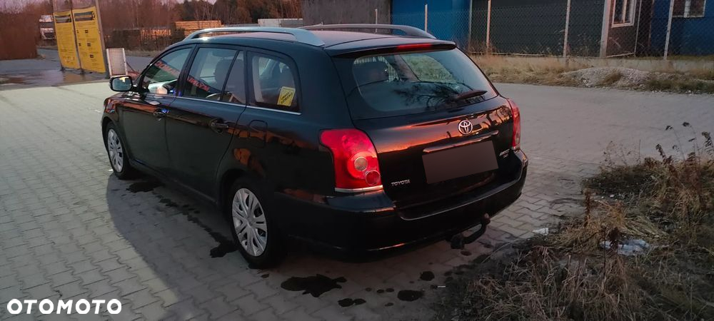 Toyota Avensis 2.0 D-4D - 5
