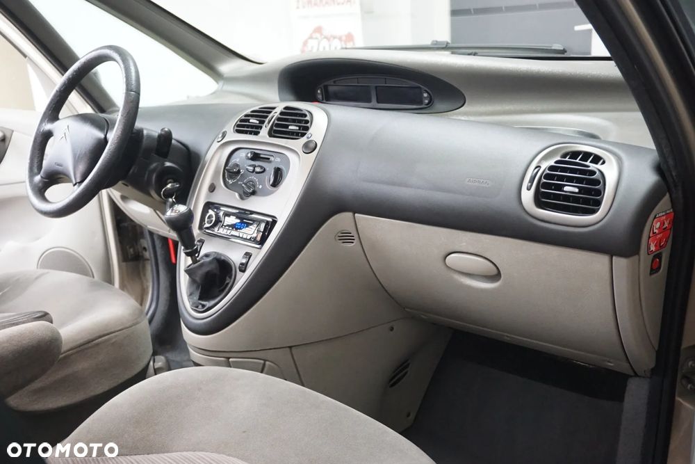 Citroën Xsara Picasso Confort - 19