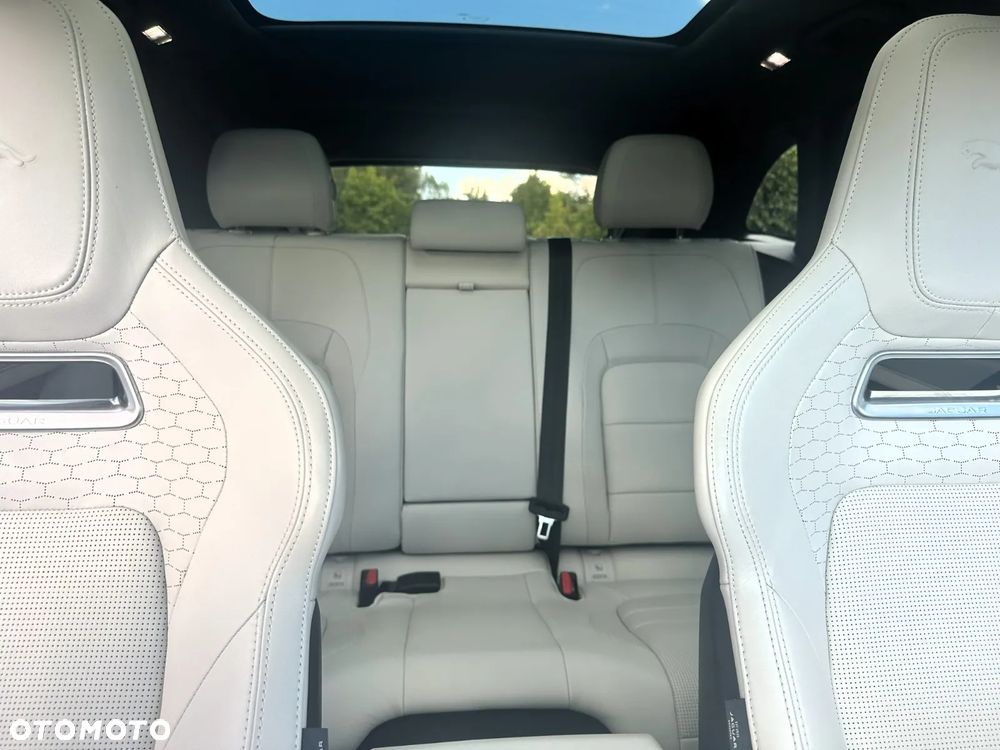 Jaguar F-Pace - 21