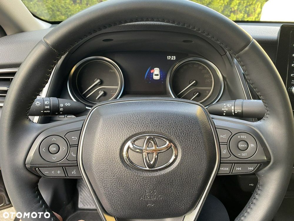 Toyota Camry - 20