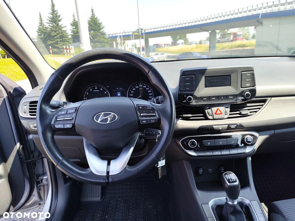 Hyundai i30 1.5 DPI Classic + - 4