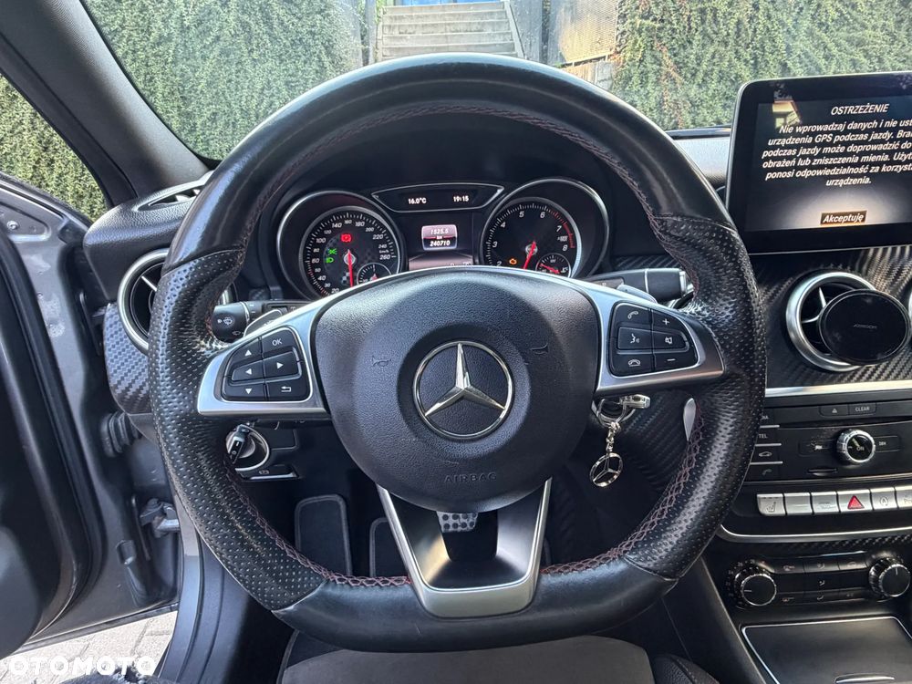 Mercedes-Benz Klasa A 180 7G-DCT AMG Line - 23