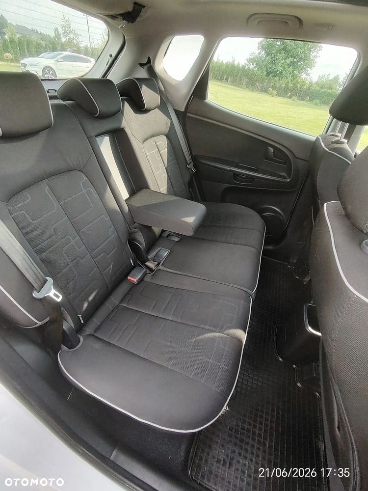 Kia Venga 1.4 CRDi S - 32