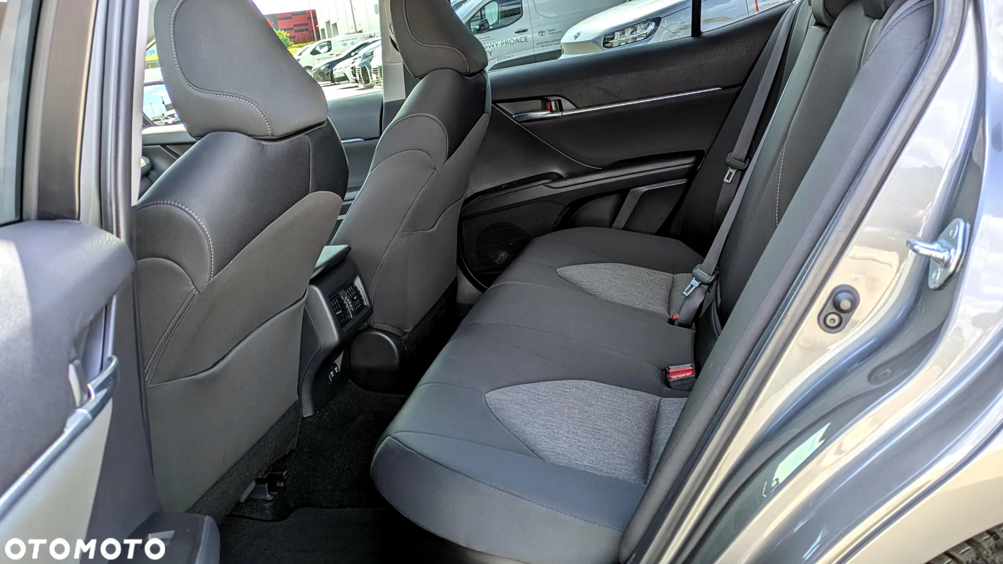 Toyota Camry 2.5 Hybrid Comfort CVT - 8