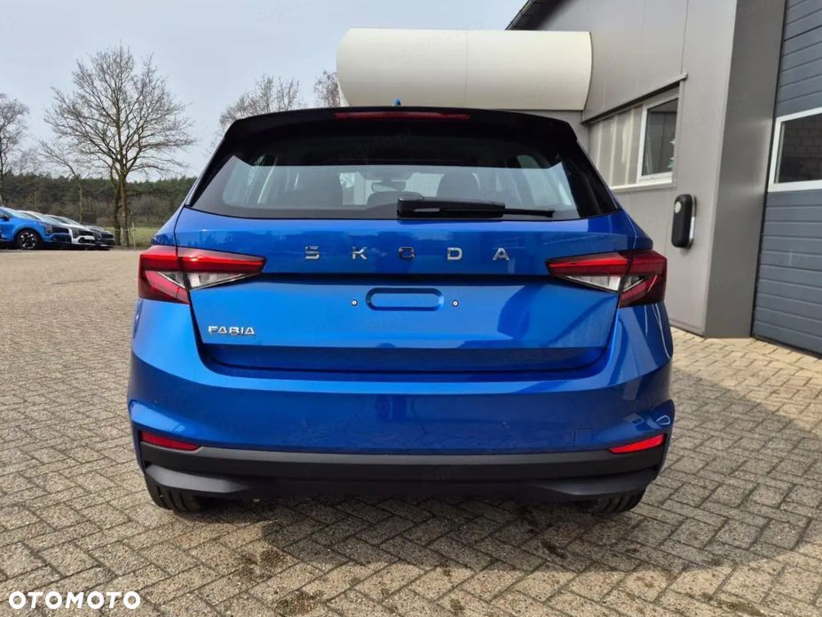Skoda Fabia 1.0 Essence - 6