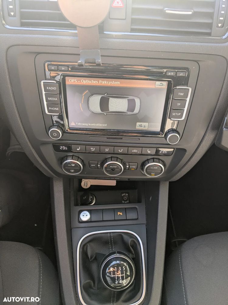 Volkswagen Jetta - 9