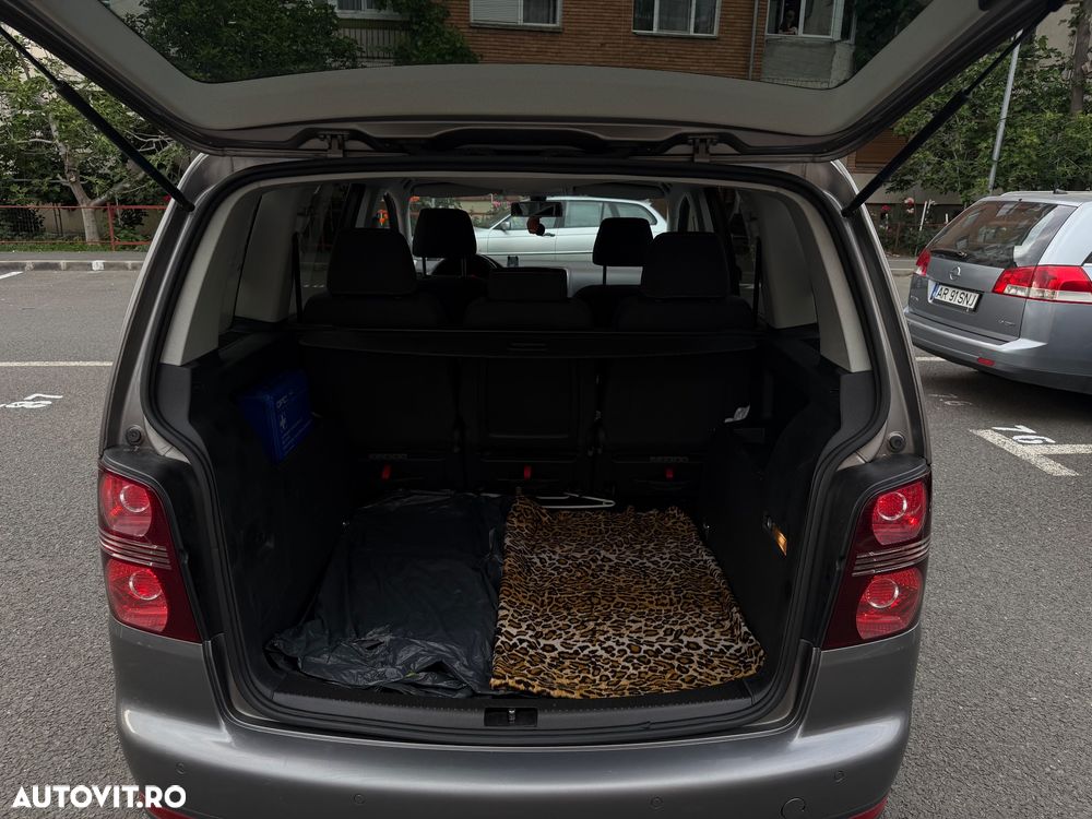 Volkswagen Touran 2.0 TDI Highline - 7
