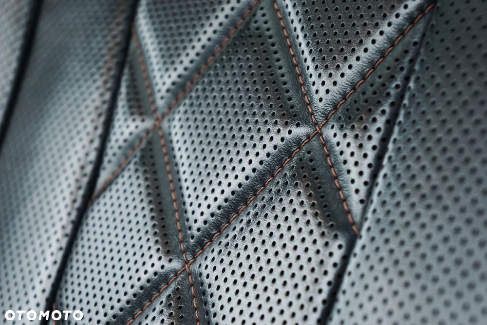 Mercedes-Benz CLS 300 d 9G-TRONIC AMG Line - 16