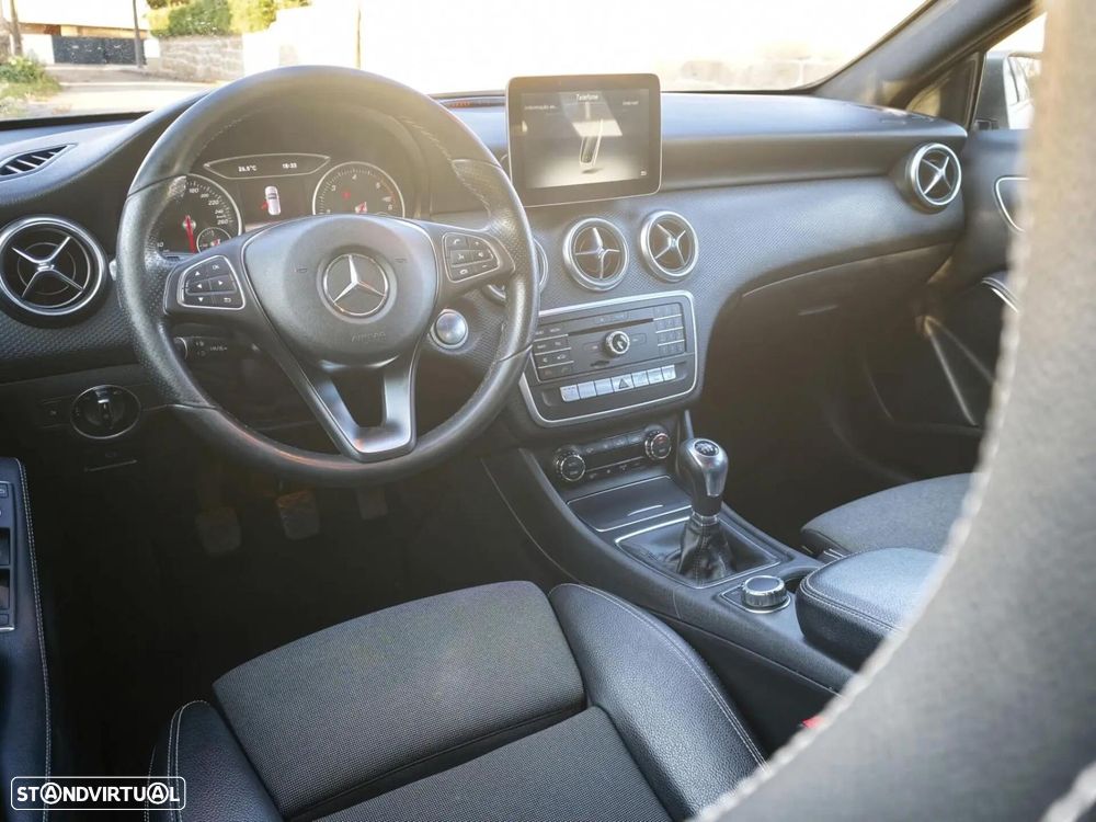 Mercedes-Benz A 200 CDI AMG Line - 24