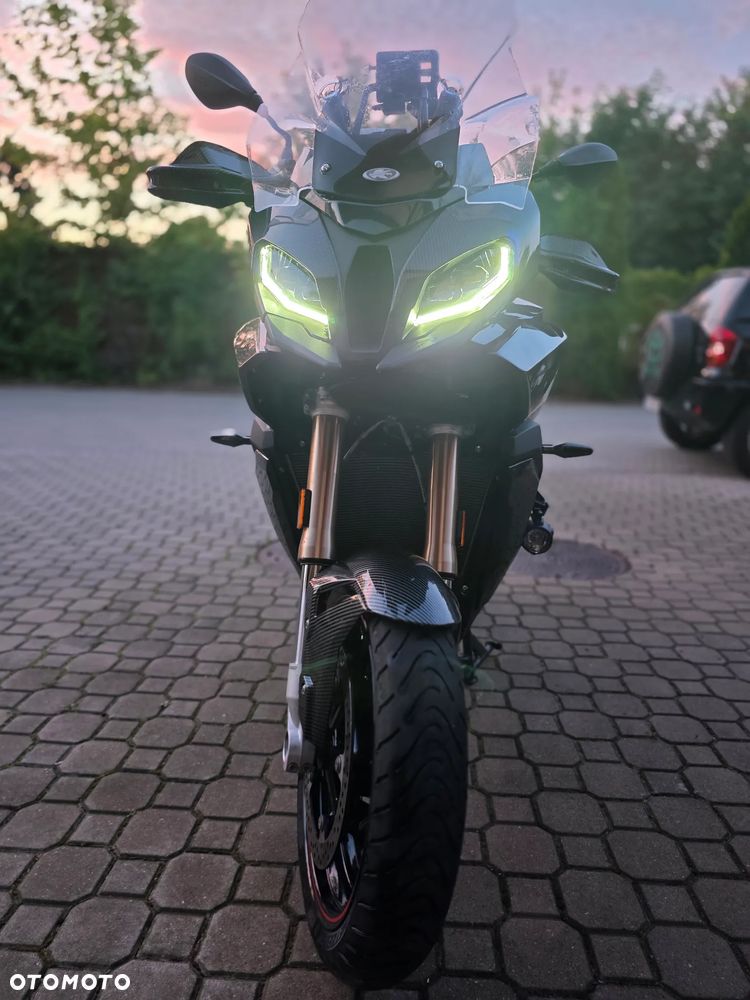 BMW XR - 9