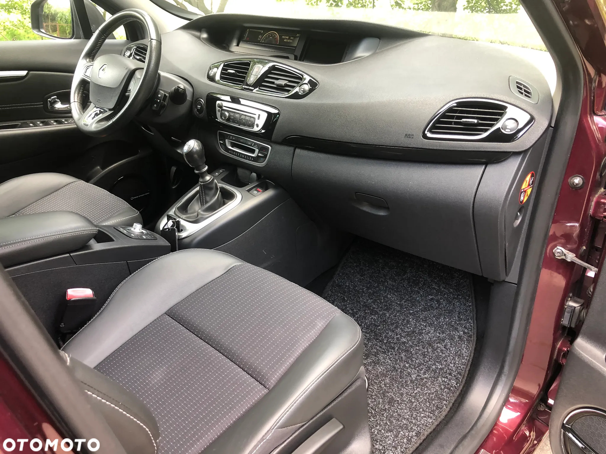 Renault Grand Scenic ENERGY TCe 115 S&S Bose Edition - 28