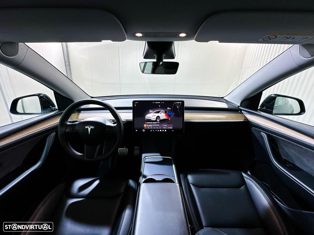 Tesla Model Y Performance Dual Motor AWD - 11