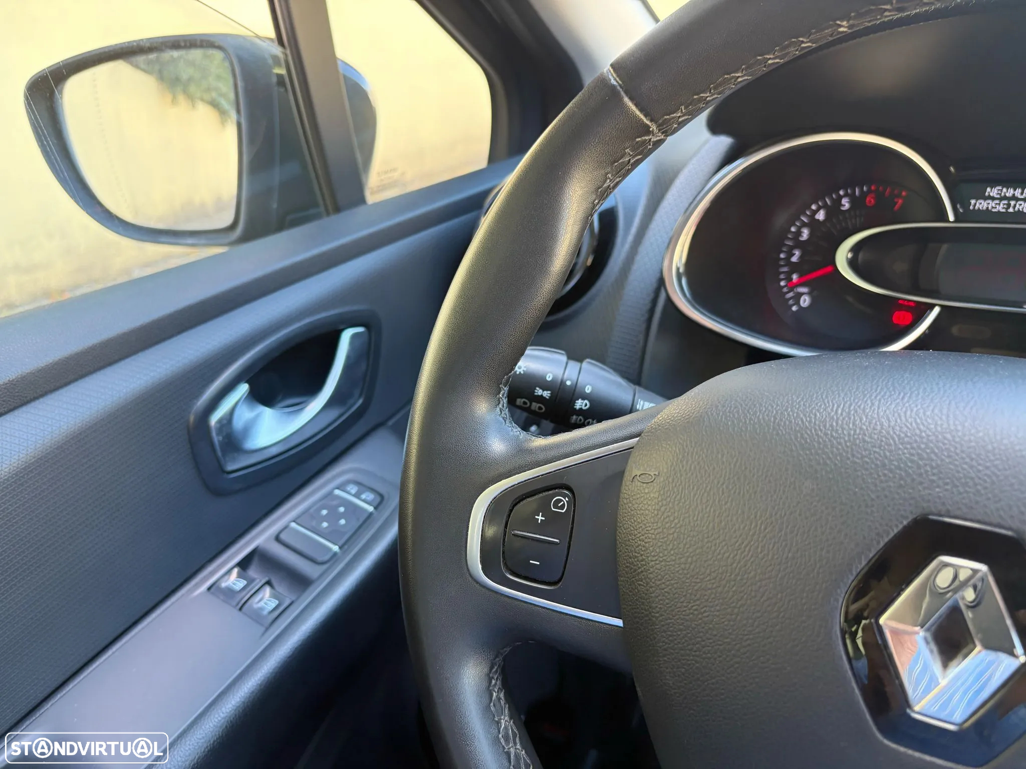 Renault Clio Sport Tourer 0.9 TCe Limited Edition - 12