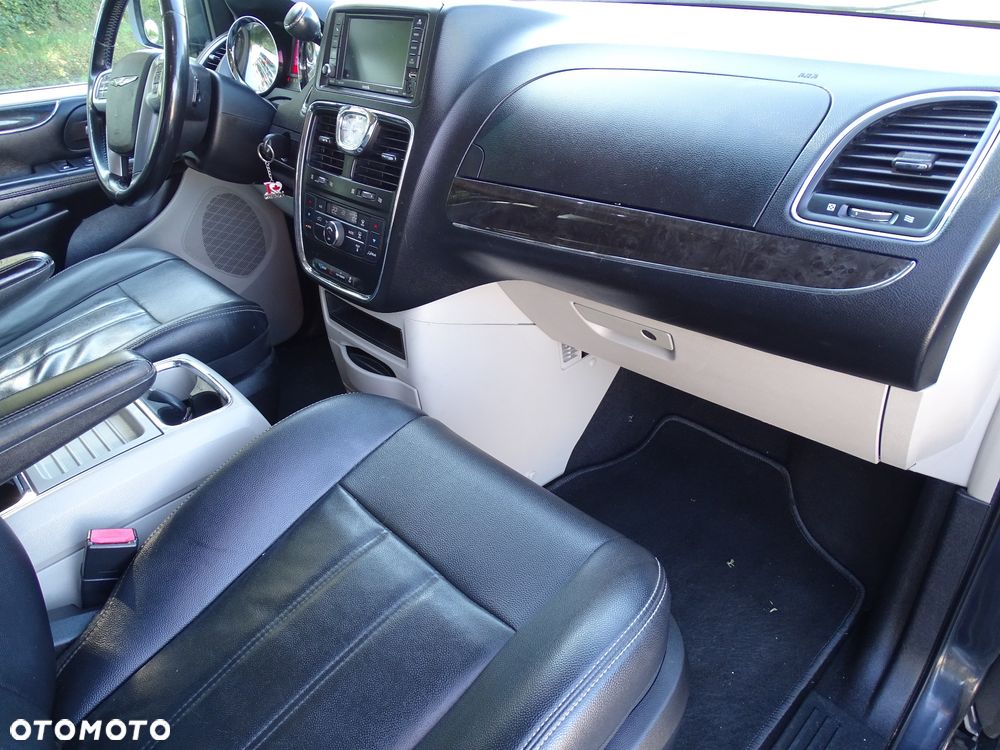 Chrysler Town & Country 3.6 Touring - 12