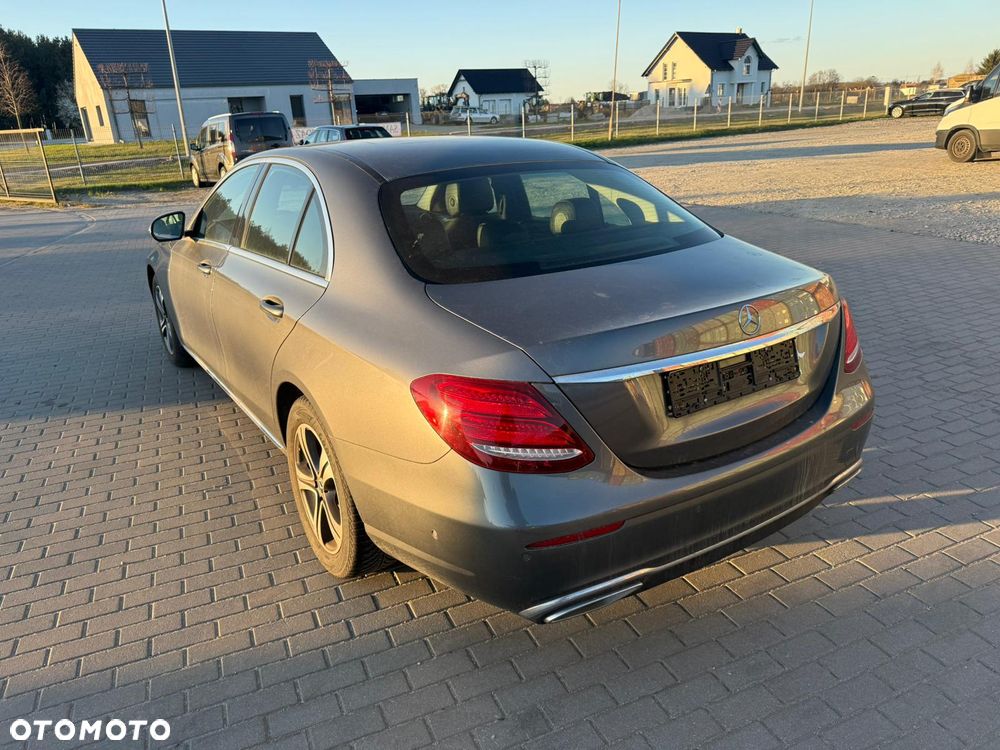 Mercedes-Benz Klasa E - 11