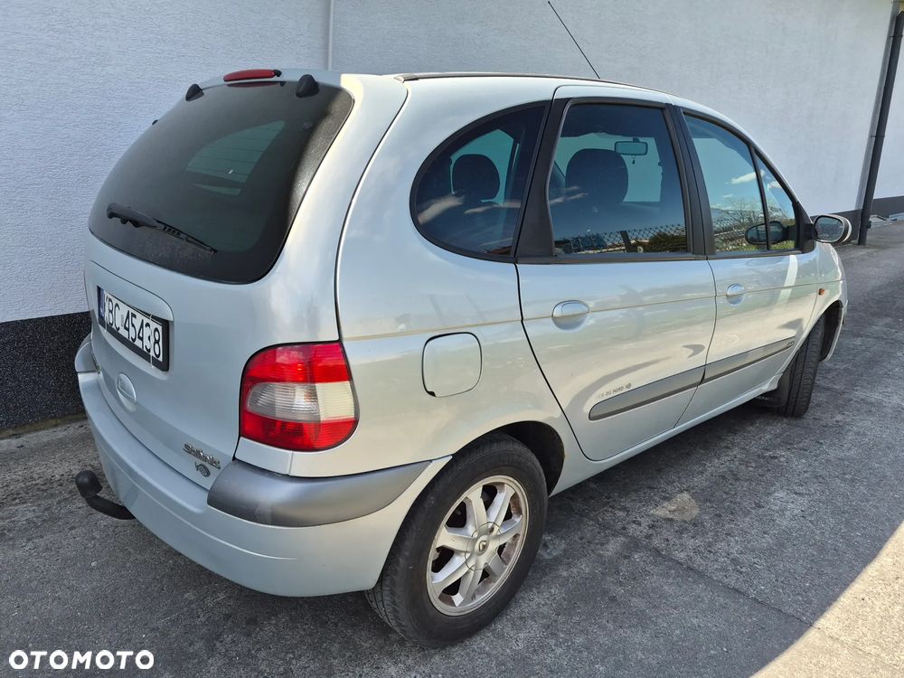 Renault Scenic 1.9 dCi Authentique - 12