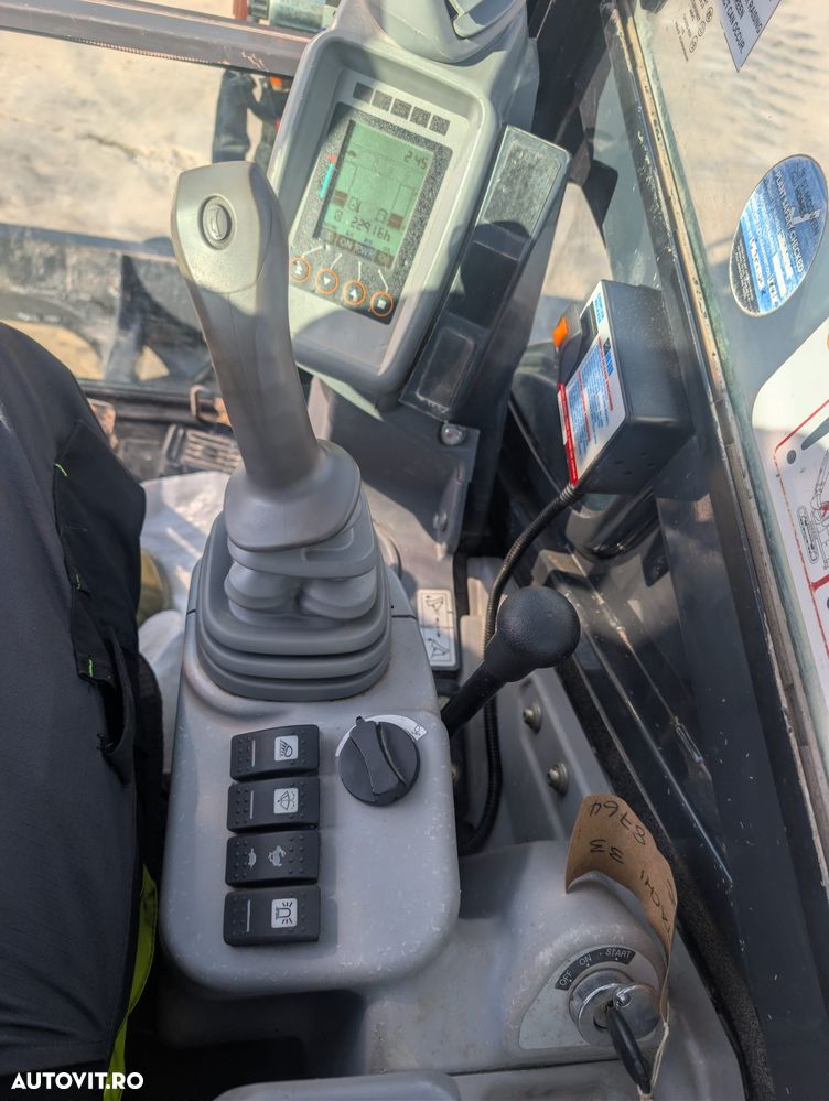Hitachi ZX33U-6, 3,7tone, 2023, 2.291h, CUPLA RAPIDA HIDR+3 CUPE NOI, lama nivelare, ad sapare 3,5m, latime 1,55m, inst picon pe brate, aer conditionat, radio, produs in JAPONIA, posibil leasing 4 ani-PROMOTIE 36.900 EUR+Tva - 18