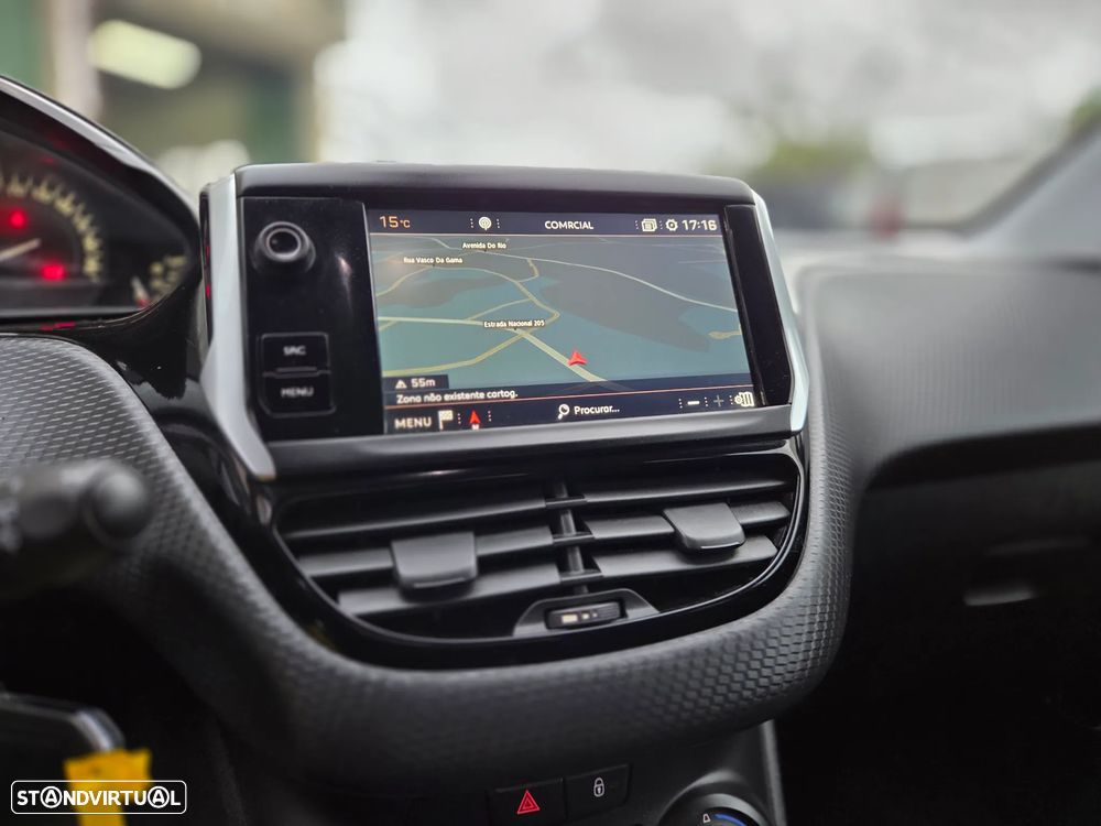 Peugeot 2008 1.2 PureTech Signature - 20