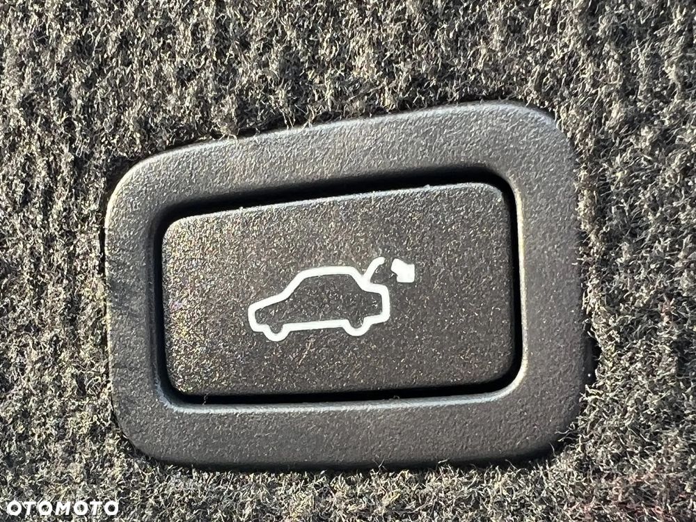 Volvo XC 60 D5 AWD RDesign - 33