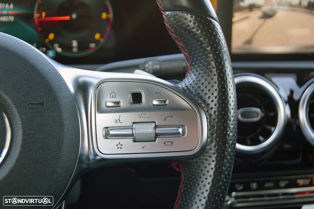 Mercedes-Benz A 180 d AMG Line Aut. — fotografia 17