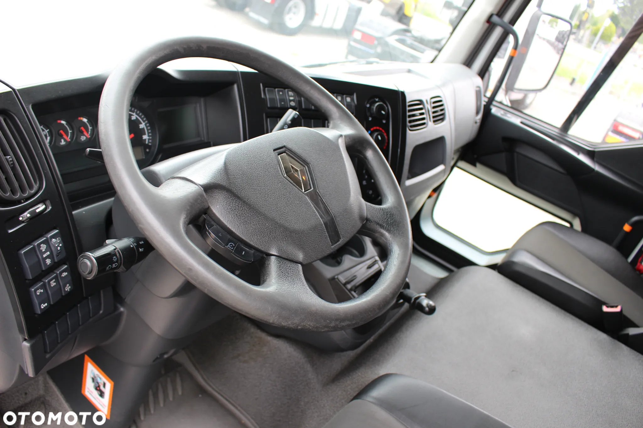Renault D19 *280KM*/ KONTENER + WINDA /21 PALET / KLIMA / OPONY 80%/SERWIS FR/ SUPER STAN / - 30