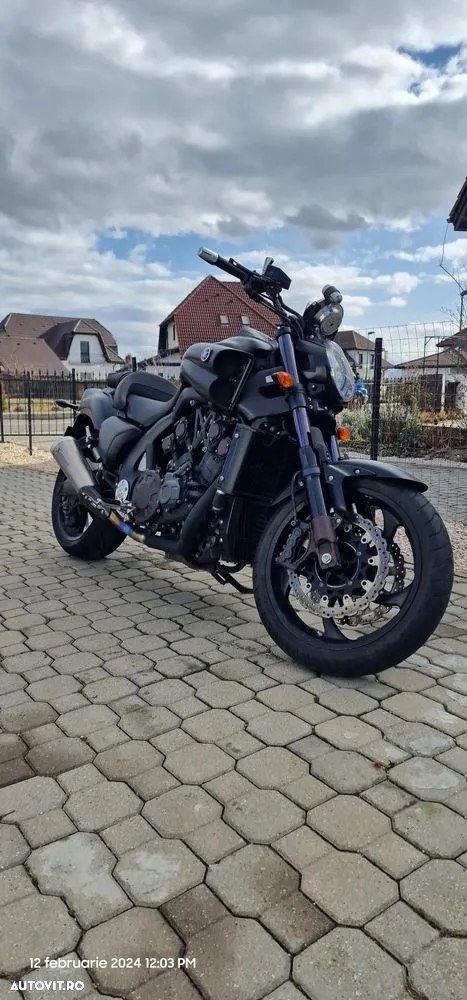 Yamaha V-MAX - 2