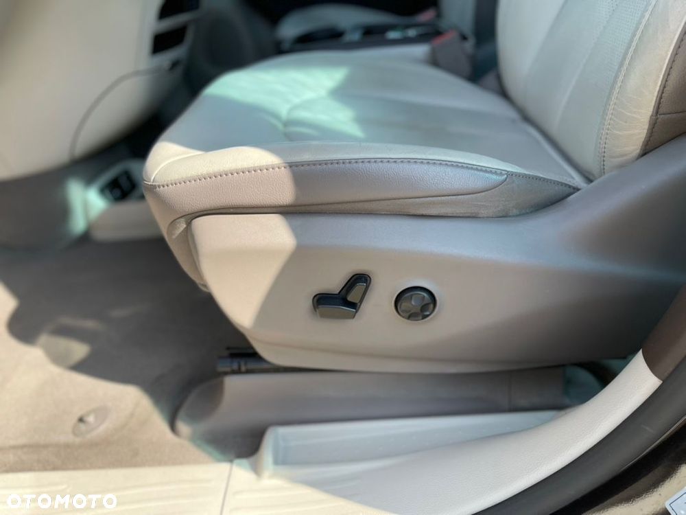 Chrysler Pacifica - 17