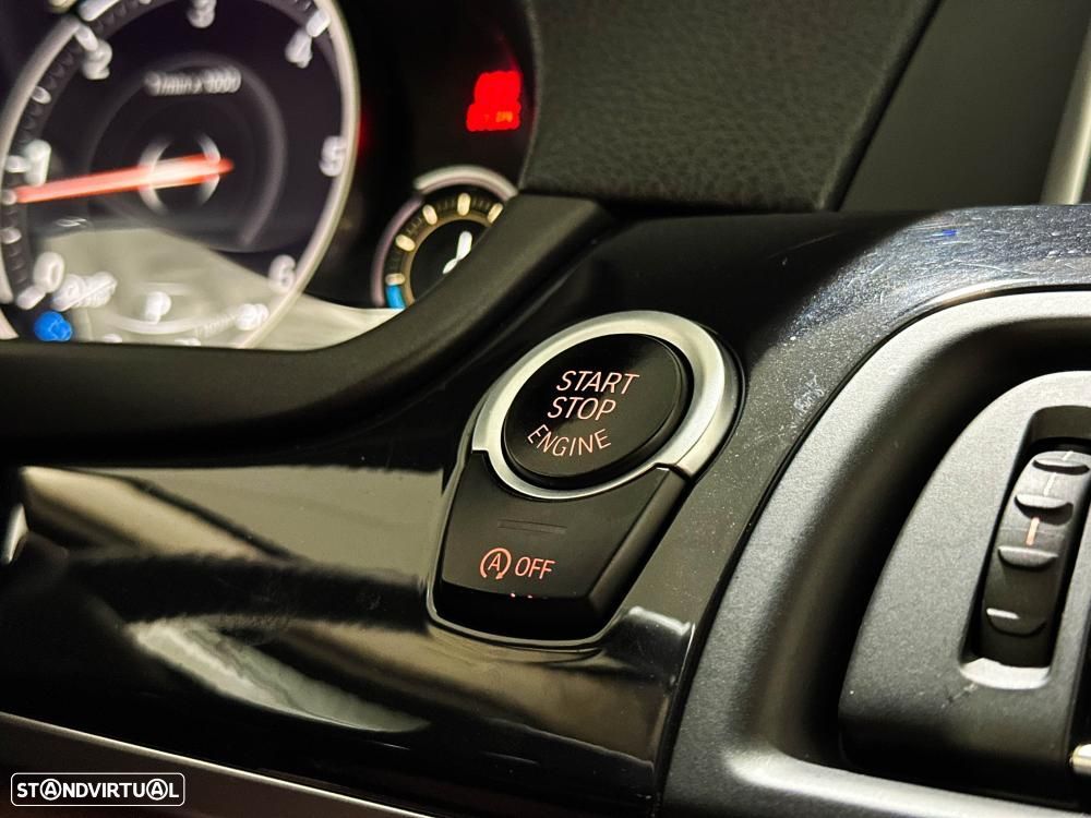 BMW 520 d Pack Desportivo M Auto - 35