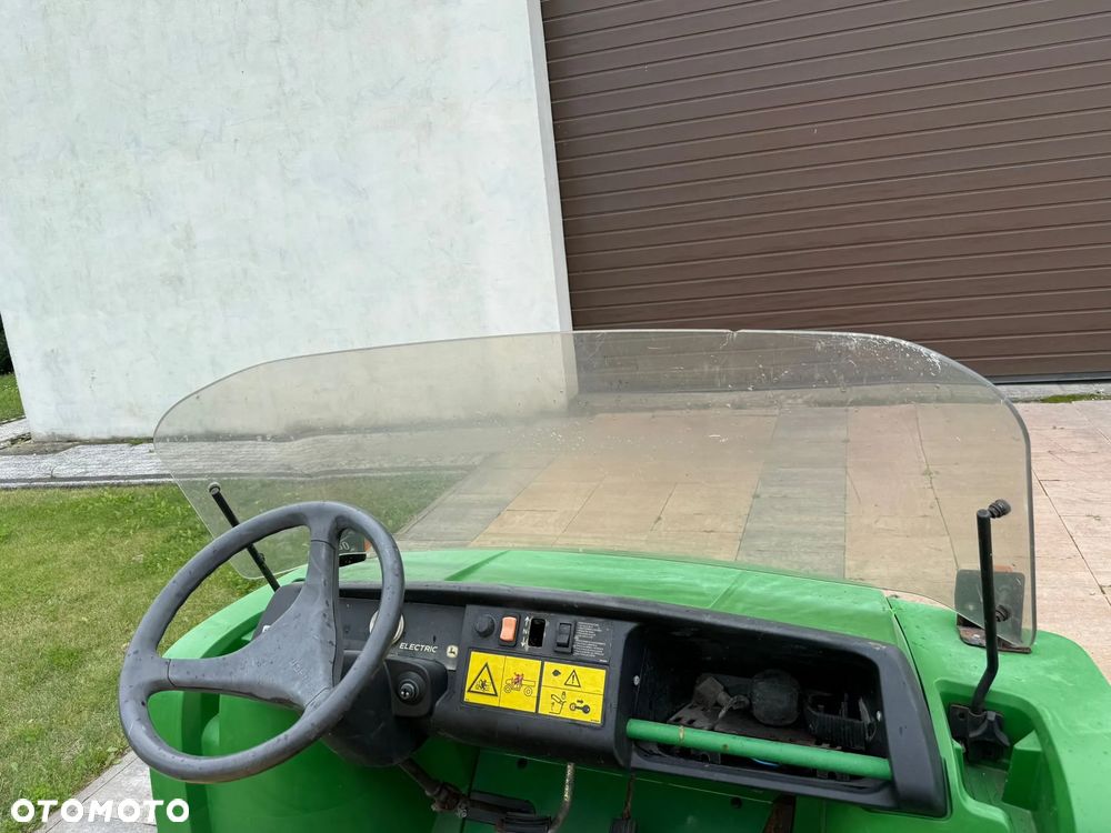 John Deere Gator - 5
