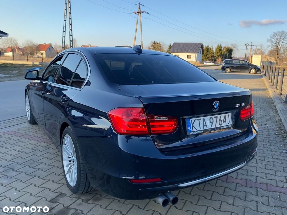 BMW Seria 3 328i Luxury Line - 5