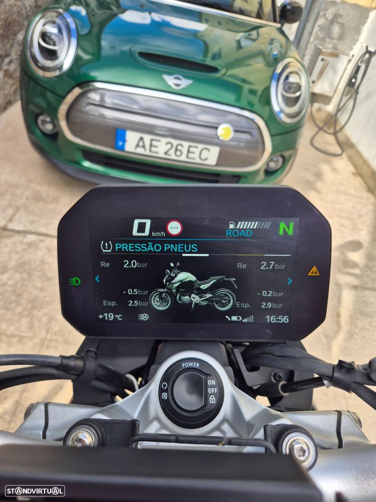 BMW F 900 R BMW QuickShifter Pro, Dynamic ESA - 17