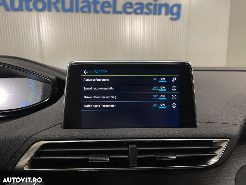 Peugeot 3008 225 e-EAT8 GT - 21
