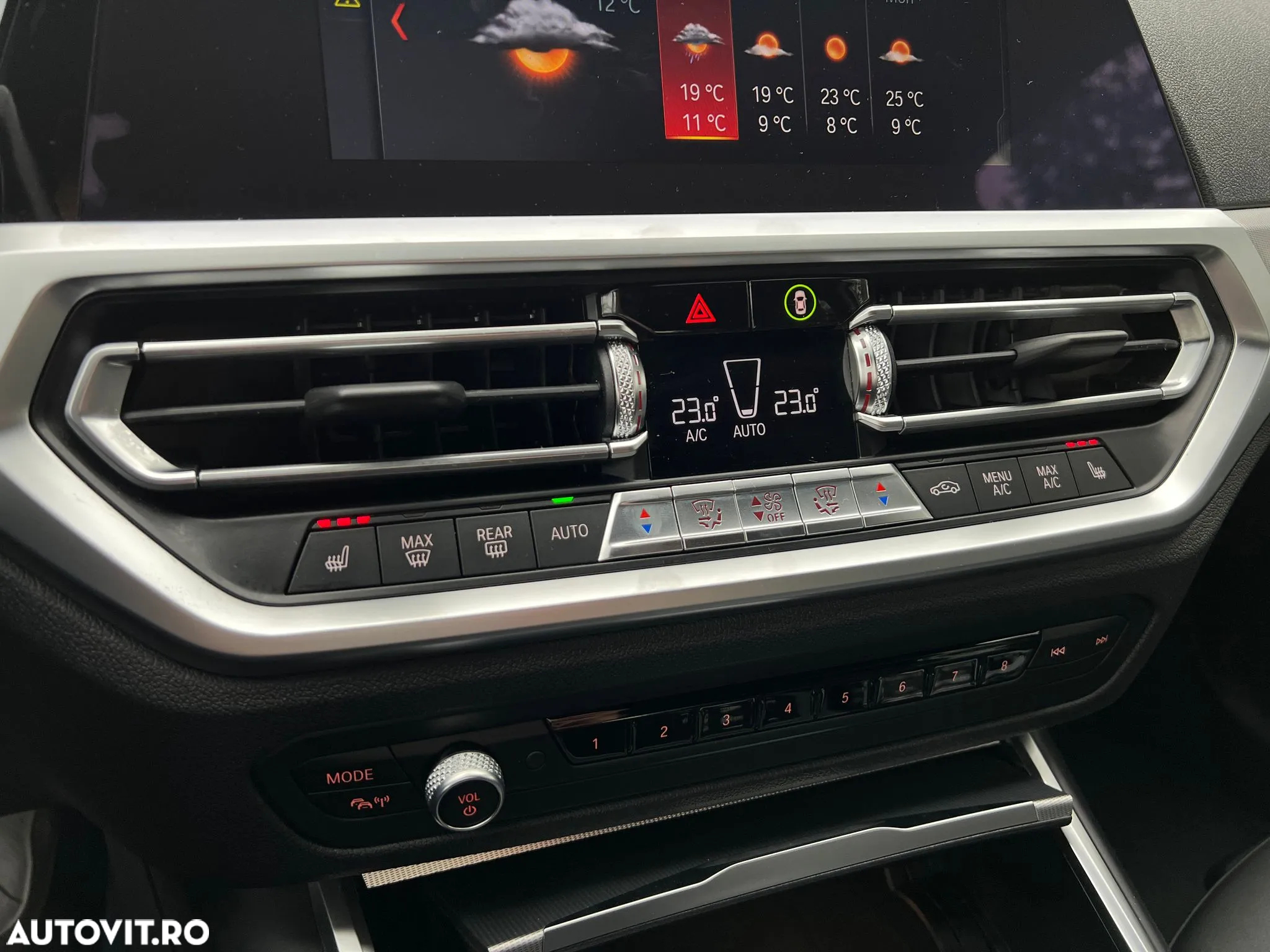 BMW Seria 3 320d Aut. Sport Line - 32