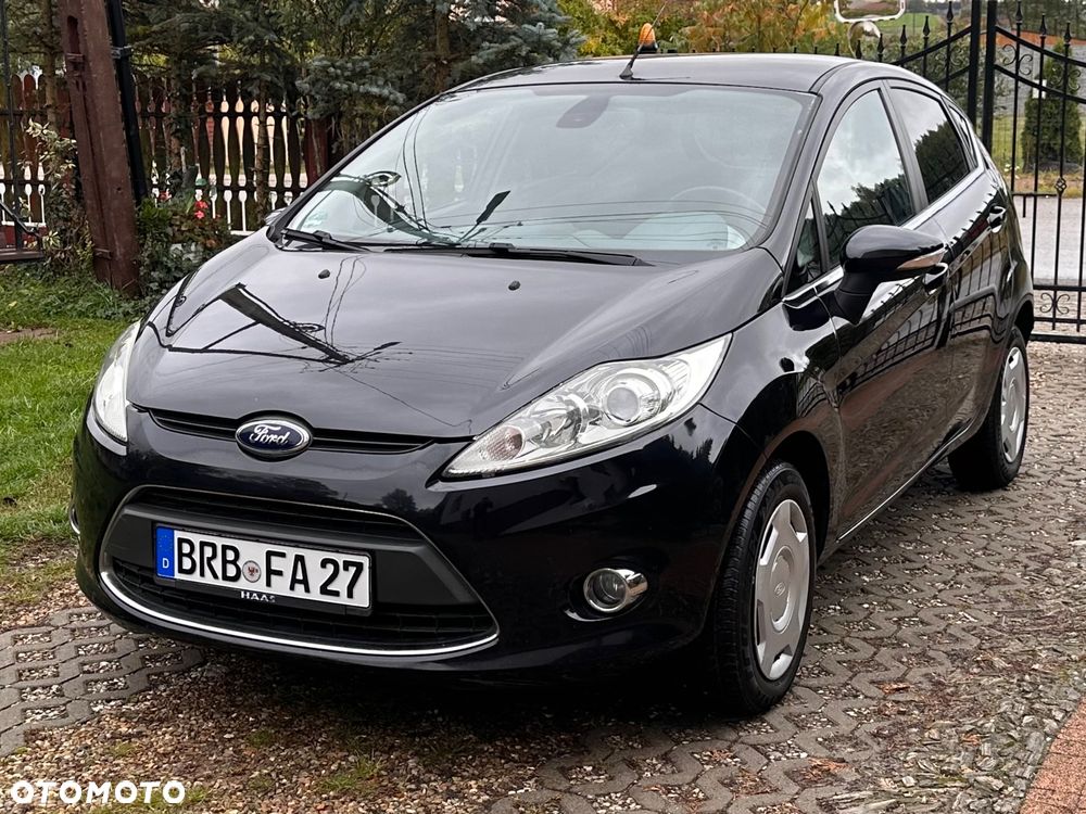 Ford Fiesta 2011 photo 2