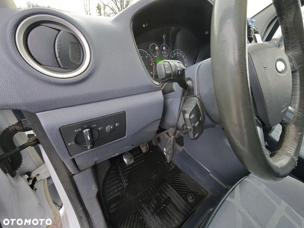 Ford Transit Connect - 7