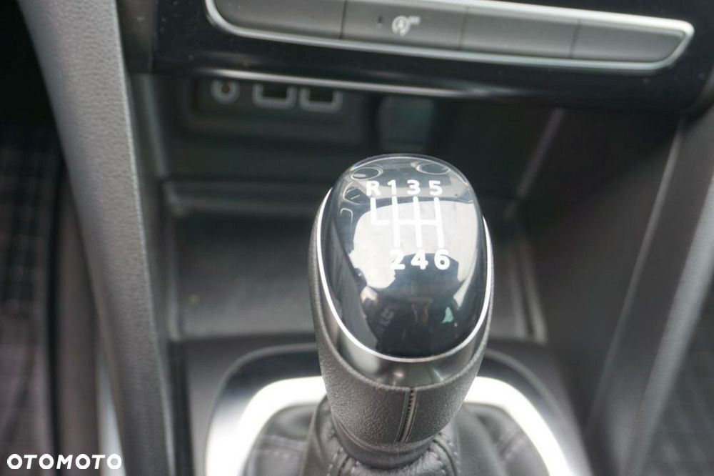 Renault Megane 1.3 TCe Techno - 17
