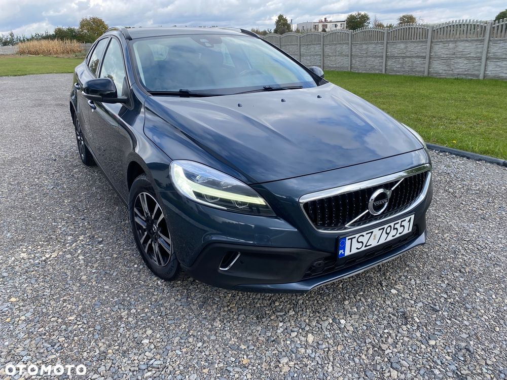 Volvo V40 Cross Country D2 Drive-E Momentum - 1