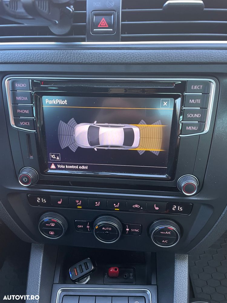 Volkswagen Jetta 2.0 TDI DSG Comfortline - 10