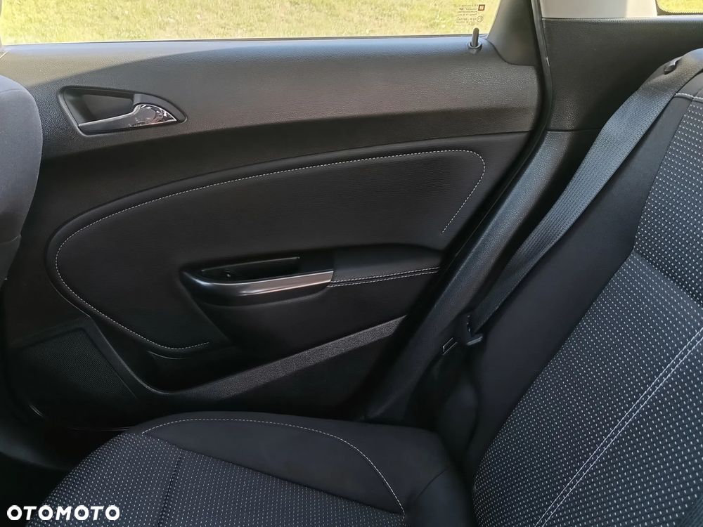 Opel Astra 1.4 T Cosmo - 25