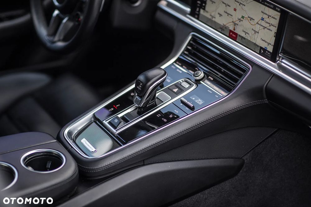 Porsche Panamera 4S - 28