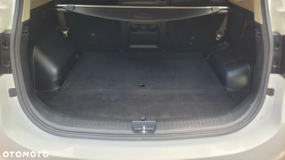 Kia Carens 1.7 CRDi 141 Dream Team Edition - 17