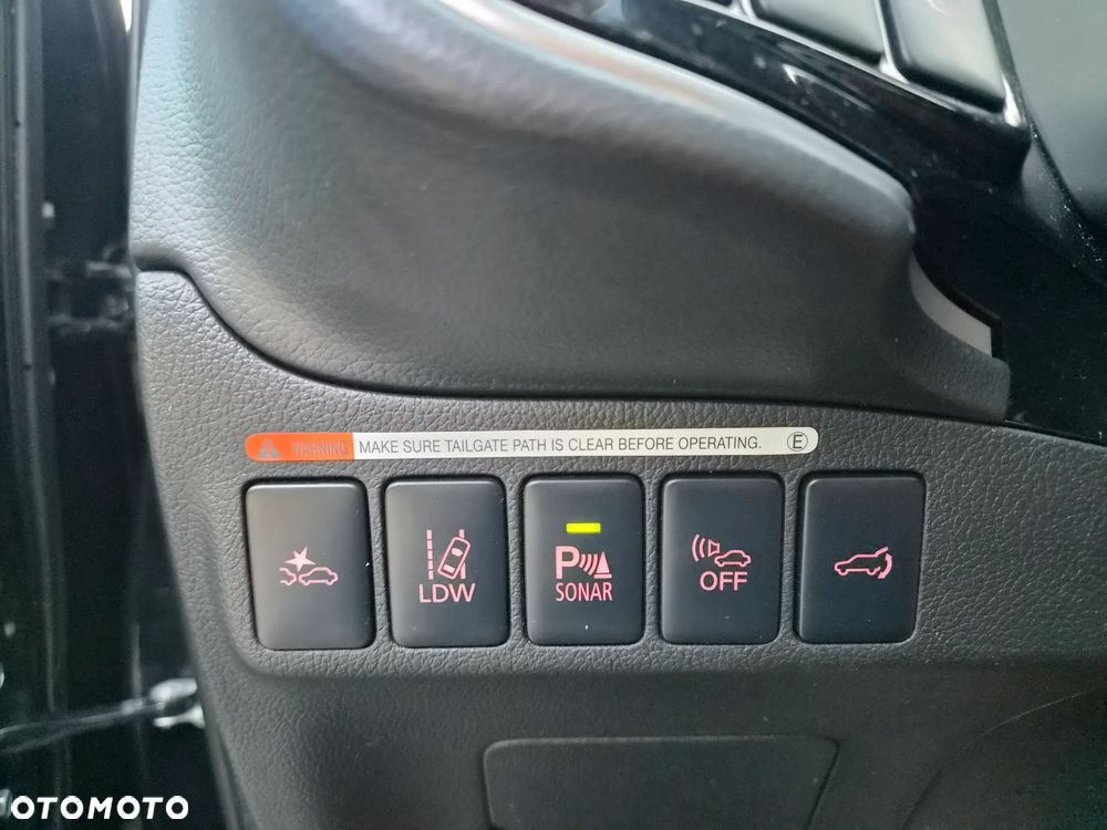 Mitsubishi Outlander - 32