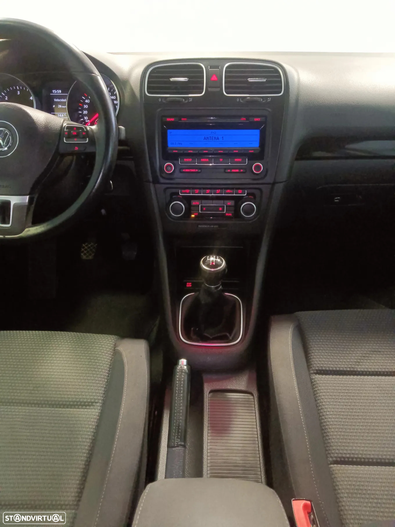 VW Golf 1.6 TDi Confortline - 18
