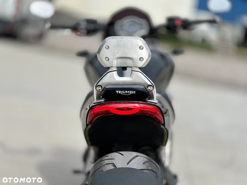 Triumph Rocket - 11